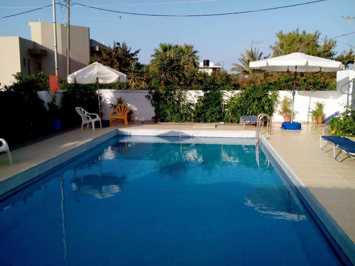 Villas Irene 8 Family Apartments Goúrnes Buitenkant foto